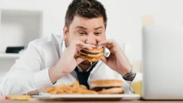 A má alimentaação ée a principal causa do colesterol alto.