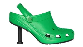 Crocs de salto: novo modelo em parceria com a Balenciaga