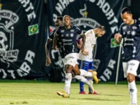 Jogadores do Remo comemoram gol contra o Cruzeiro pela Série B