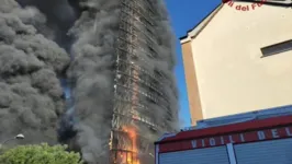 Setenta família viviam no edifício. Apesar da grande destruição, não há feridos ou mortos.