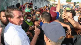 Bolsonaro durante parada não programada em Itupiranga