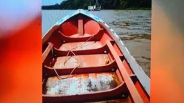 Rabetas são pequenas embarcações tipo canoa, com motor na popa.(parte de trás)