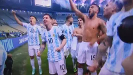 Argentinos comemoram título