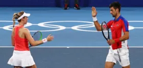 Poucos minutos depois de perder a medalha de bronze na chave individual masculina dos Jogos Olímpicos de Tóquio, o sérvio Novak Djokovic surpreendeu e desistiu da disputa das duplas mistas.

