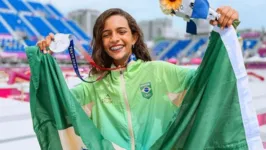"Fadinha" garantiu a medalha de prata na categoria skate street nas Olimpíadas de Tóquio