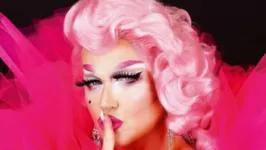 Xuxa montada como drag. Ela deve comandar a versão BR do famoso reality de Ru Paul