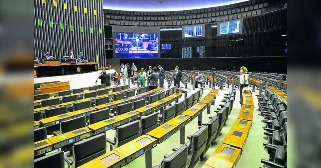 Imagem ilustrativa da notícia Veja como os deputados paraenses votaram o fundo eleitoral