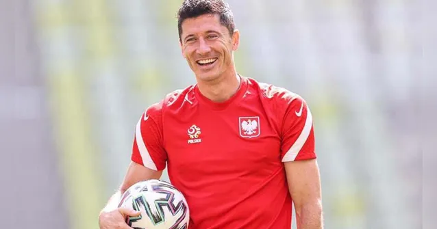 Imagem ilustrativa da notícia Lewandovski bate papo com craque Gabigol. Confira!