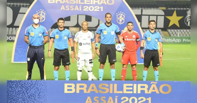 Imagem ilustrativa da notícia Vídeo: Inter e Santos anunciam reforços para a Série A