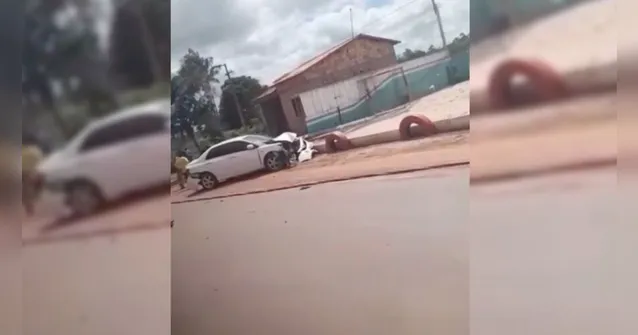 Imagem ilustrativa da notícia Vídeo: motorista derruba dois postes em acidente no Pará