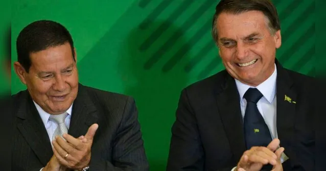 Imagem ilustrativa da notícia Chapa Bolsonaro-Mourão corre o risco de ser cassada pelo TSE