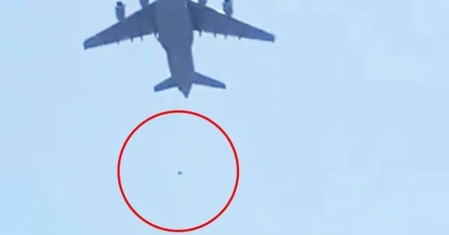 Imagem ilustrativa da notícia Vídeo mostra pessoas caindo de avião americano em Cabul