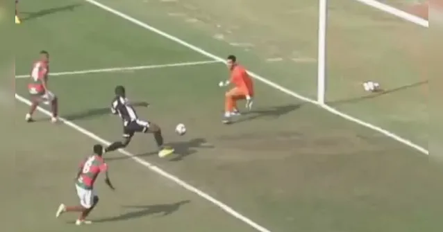 Imagem ilustrativa da notícia "Galvão" narra perda de gol inacreditável debaixo da trave 