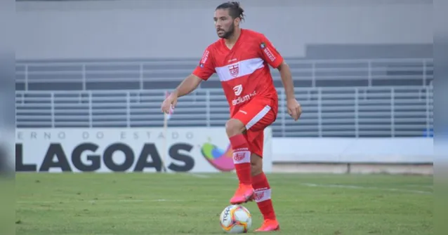 Imagem ilustrativa da notícia Artilheiro, Diego Torres desfalca CRB contra o Clube do Remo
