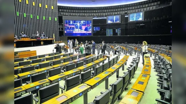 Imagem ilustrativa da notícia Veja como os deputados paraenses votaram o fundo eleitoral