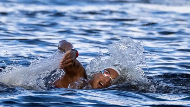 Imagem ilustrativa da notícia Ana Marcela conquista ouro na maratona aquática feminina