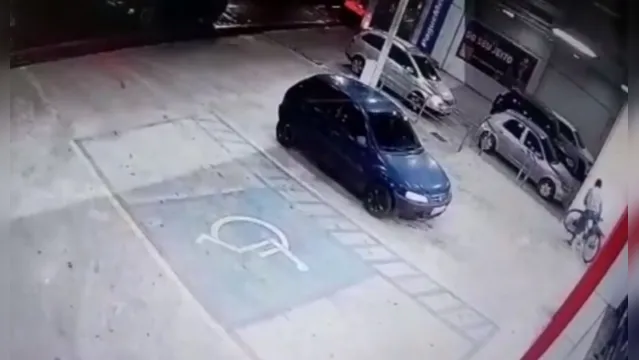 Imagem ilustrativa da notícia Vídeo:
entregador que teve bike furtada ganha uma nova