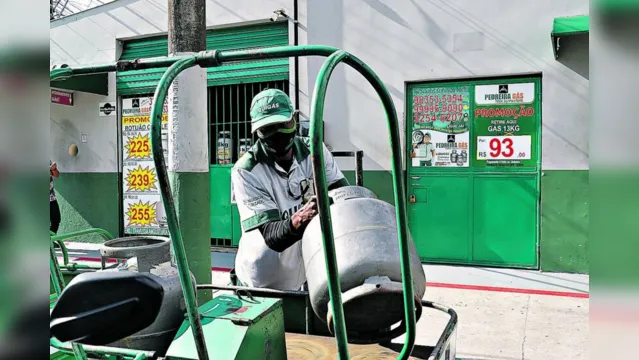 Imagem ilustrativa da notícia Preço do botijão de gás passa de R$ 100 em Santarém