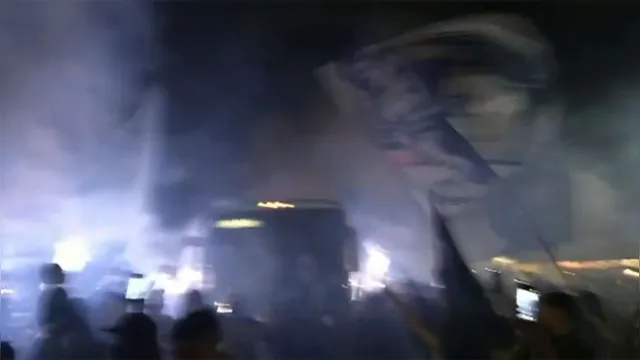 Imagem ilustrativa da notícia Vídeo: torcida invade as ruas para incentivar Clube do Remo