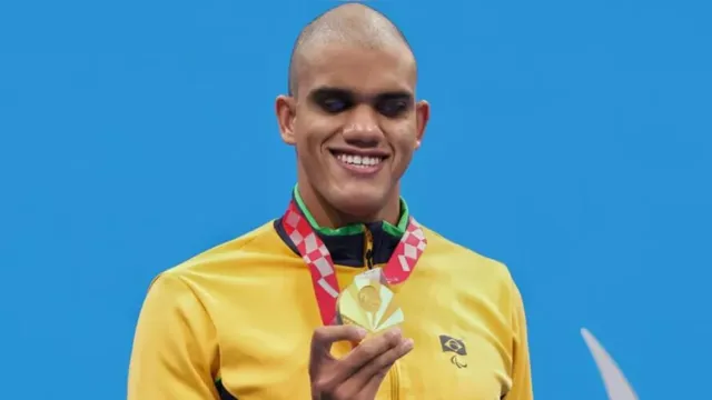 Imagem ilustrativa da notícia Brasil conquista ouro, prata e bronze na natação em Tóquio