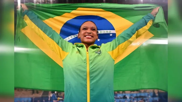 Imagem ilustrativa da notícia Rebeca Andrade é medalha de ouro na prova de saltos