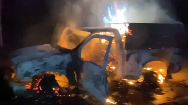 Imagem ilustrativa da notícia Carro com som automotivo pega fogo e prejuízo é de 200 mil