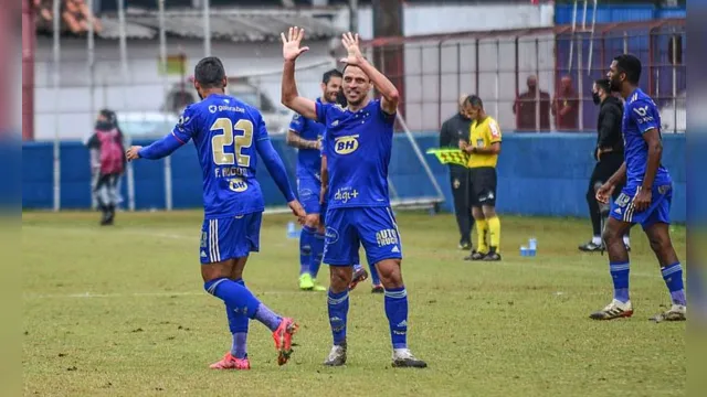 Imagem ilustrativa da notícia Na estreia de Luxemburgo, Cruzeiro vence Brusque de virada