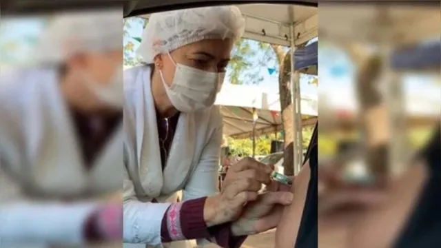 Imagem ilustrativa da notícia Vídeo: enfermeira finge aplicar vacina contra covid-19