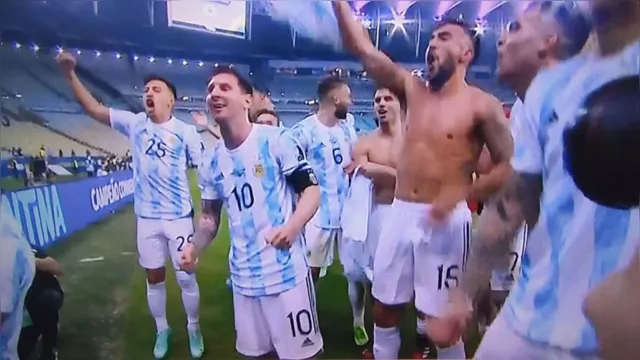 Imagem ilustrativa da notícia Messi ganha primeiro título com Argentina; Neymar chora!
