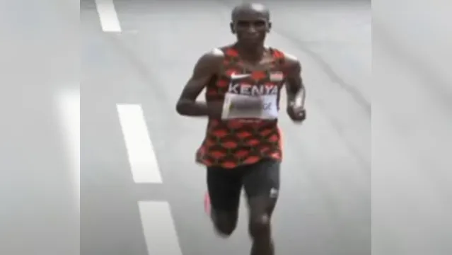 Imagem ilustrativa da notícia Queniano Kipchoge conquista bi olímpico na maratona