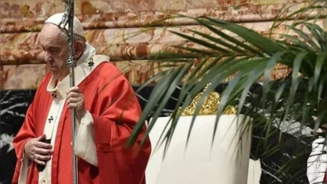 Imagem ilustrativa da notícia Papa Francisco é internado e passa por cirurgia 