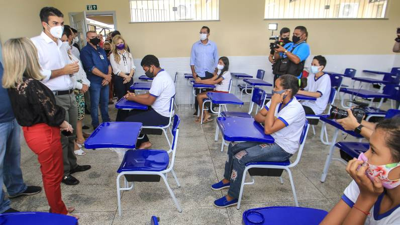 A previsão é que as aulas presenciais sejam retomadas em agosto.