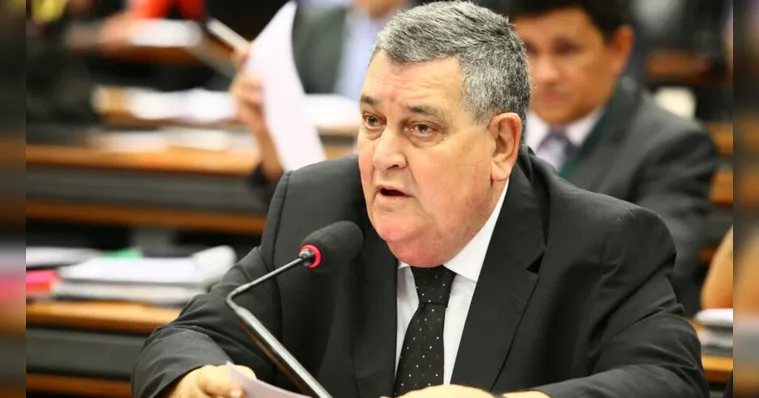 Imagem ilustrativa da notícia Vereador chama ex-prefeito de "negro de alma branca"