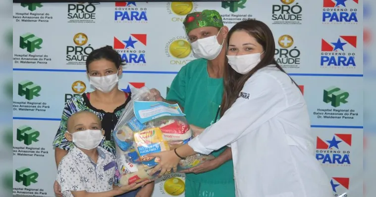 Imagem ilustrativa da notícia Profissionais arrecadam alimentos para pacientes carentes 