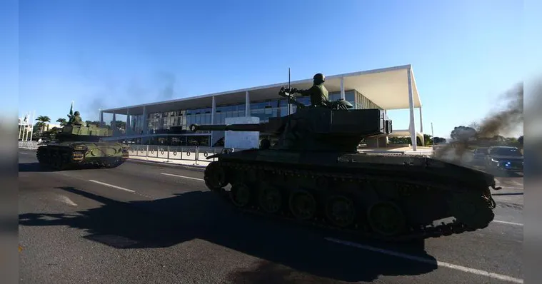 Imagem ilustrativa da notícia Desfile de tanques dura 10 minutos em Brasília