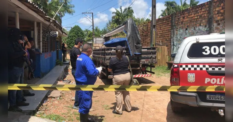 Imagem ilustrativa da notícia Menina de 8 anos morre atropelada ao “morcegar” caminhão