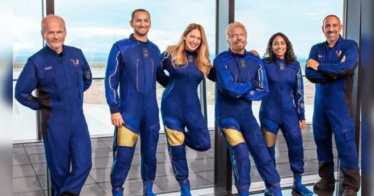 Imagem ilustrativa da notícia Bilionário Richard Branson viaja ao espaço em foguete