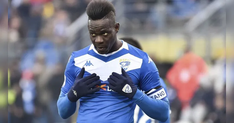 Imagem ilustrativa da notícia Balotelli agride companheiro de time na Turquia