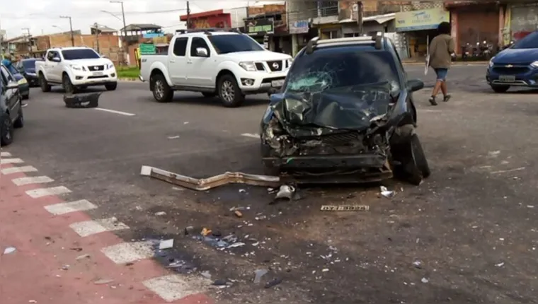 Imagem ilustrativa da notícia Acidente deixa trânsito lento em avenida intensa de Belém