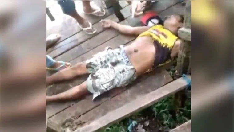 Imagem ilustrativa da notícia Homem desmaia após cair de escada em praia no Outeiro