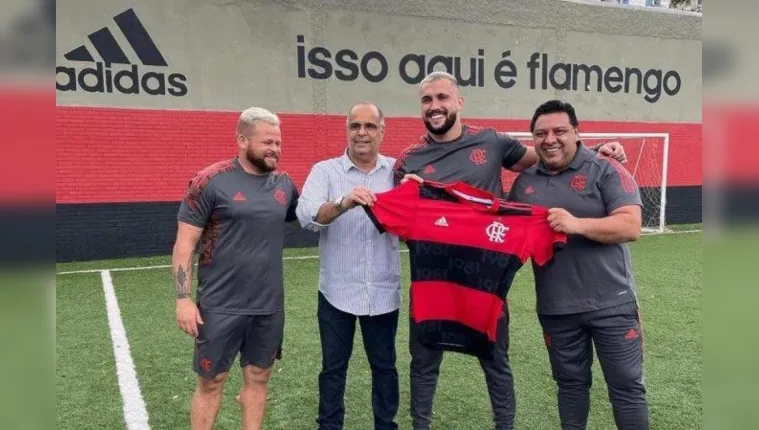 Imagem ilustrativa da notícia Arthur
Picoli é contratado pelo Flamengo para jogar futebol