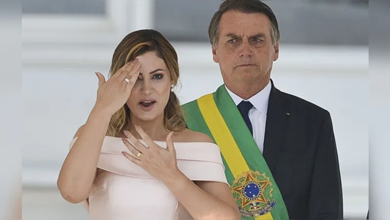 Imagem ilustrativa da notícia Bolsonaro e Michelle vivem crise conjugal, diz colunista