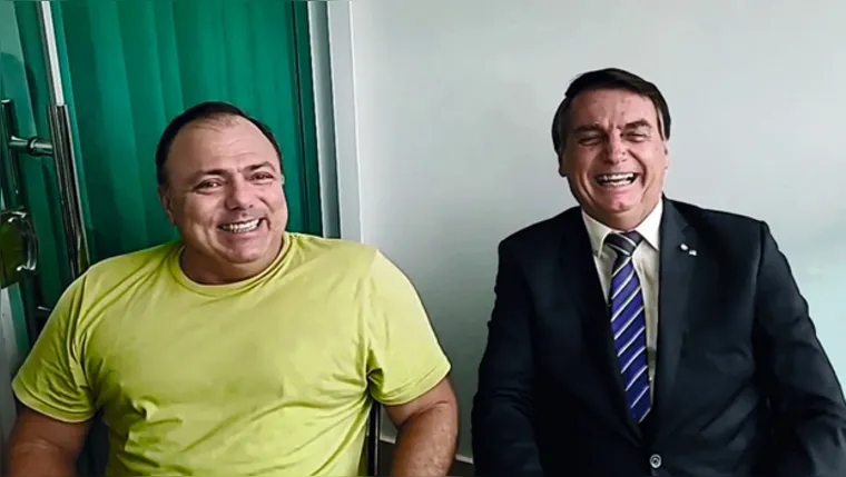 Imagem ilustrativa da notícia Bolsonaro defende Pazuello: "propina é pelado na piscina"