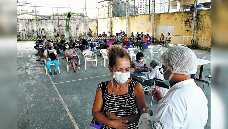 Imagem ilustrativa da notícia Vacinação em Belém depende de imunizantes; Pfizer chegou