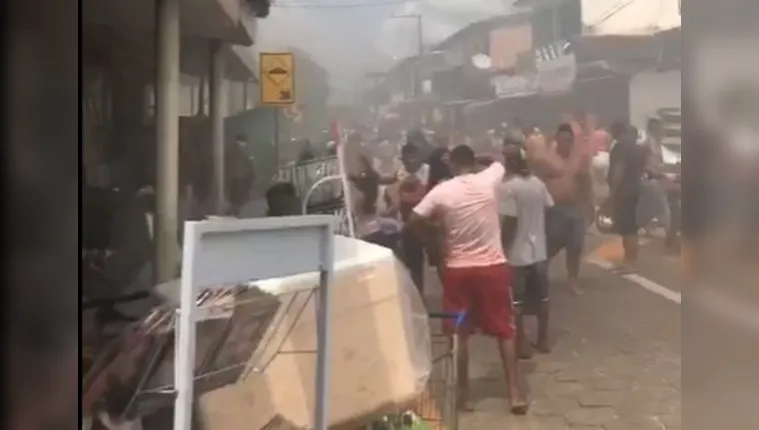 Imagem ilustrativa da notícia Vídeo: supermercado pega fogo em São Caetano de Odivelas