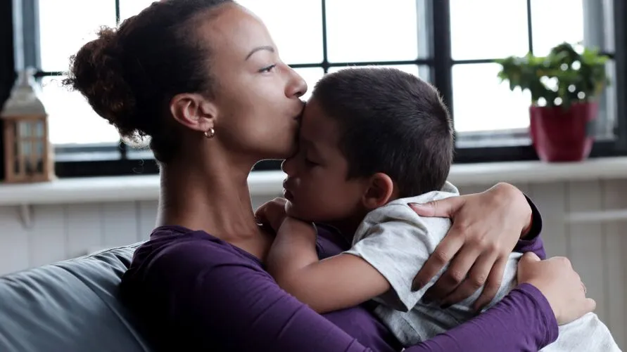 Mães criam filhos sem presença física e financeira do pai