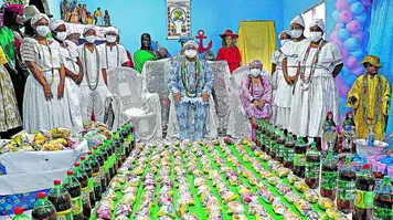 No Templo de Mina Nagô de Ogum, o final de semana foi de preparação dos doces para hoje

