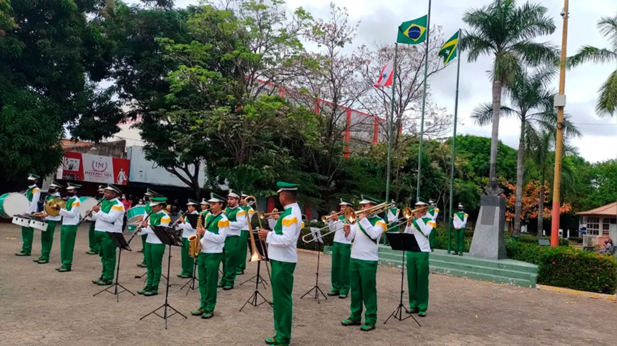 Imagem ilustrativa da notícia Bandeira do Brasil é hasteada em manhã de feriado nublado