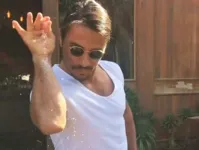 Imagem ilustrativa da notícia Salt Bae recebe novas críticas após salada de quase R$ 200