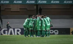 Com a vitória, Coritiba dispara na liderança da Série B.